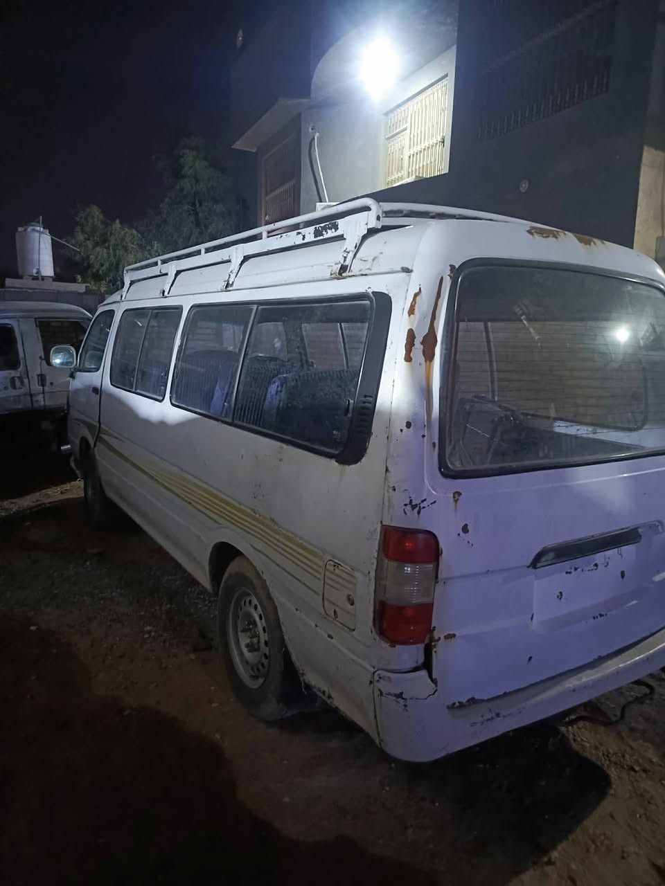 سلام عليكم فاتون لبيع رقم كربلاء الماني سنويه 2029 سياره مصفره وجاهزه كير ومكينه وكسل كفاله تخم تاير نضيف صدر جديد سياره مدوشمه جديد السعر 37 وبيه مجال بابل سده لهنديه  بصيط ***********
