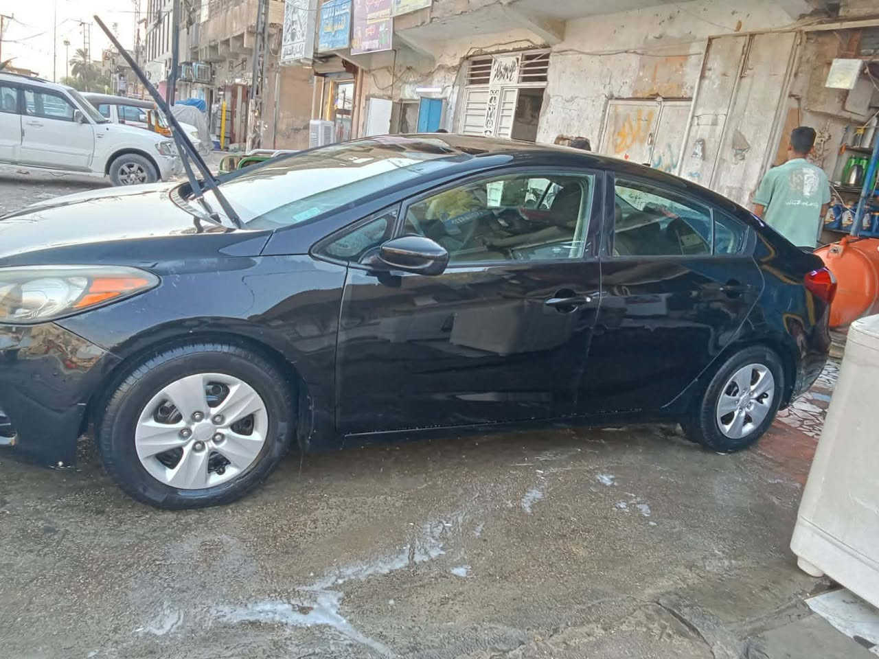 السلام عليكم فورتي للبيع2016بجم كبس حادث خلفي جمالغ خلفي صبغ فقط وشويه تعديل حافه الصندوق باتري جديد تخم تاير جديد ماشيه 88 سعر 112وبيها مجال للطيبين هاذ رقمي ***********
