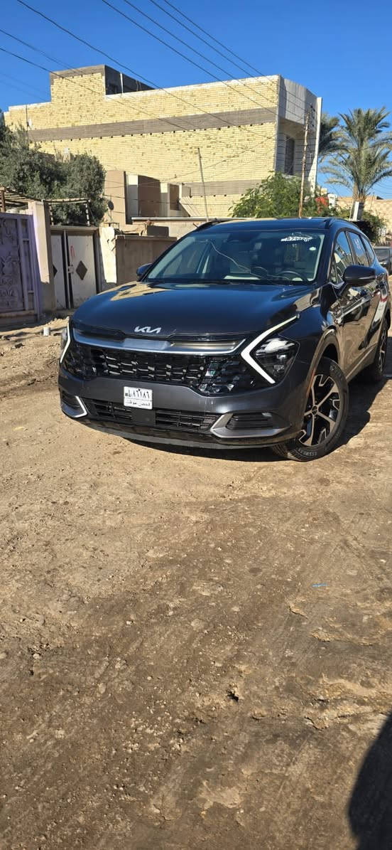 كيا سبورتج موديل ٢٠٢٥ فول
بانوراما
كشنات كهرباء جلد حساس خلفي
مكينة ٢٥٠٠
دواخل بيجي ماشية ٢٠٠٠
حادثه مثل ما واضح بالصور بيه جاملغ امامي صبغ وبيه اشوية بارد بالباب الخلفي 
معروضه ب٢٠٠وبيه مجال 
السيارة بدون رقم 
مكانه بابل للاستفسار ***********/***********
