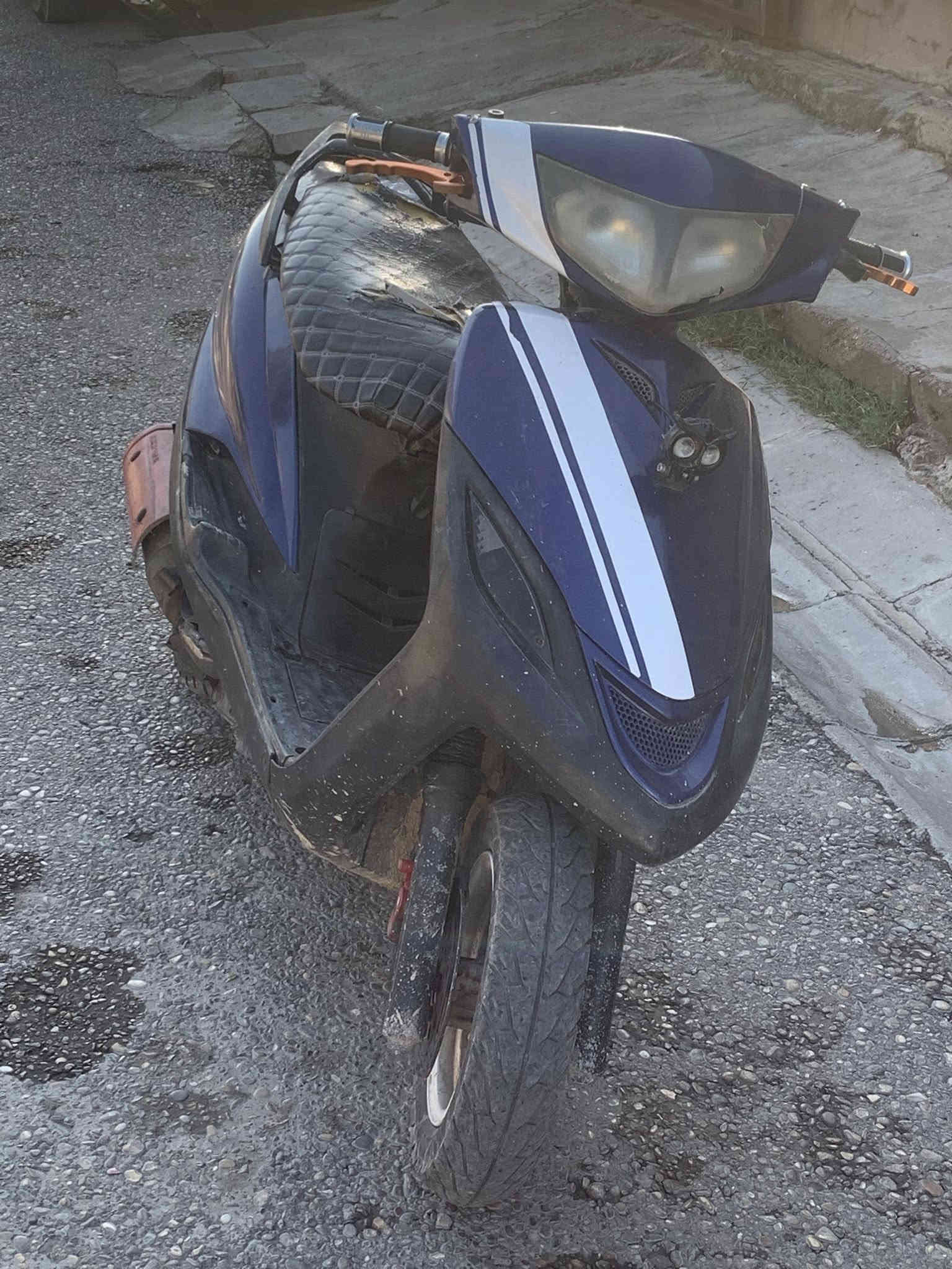 ماكس VS ياباني 

اي عيب ما بي 

سلف هندر كهربائيات كامل شغال 

محرك لا صرف ولا بخار كفرات اي عيب ما بيهم 

سرعه ومعدل شرط سعر ٣٥٠ بي مجال حك الجيه 

أو مراوس شعندك نزل 

رقم ***********
