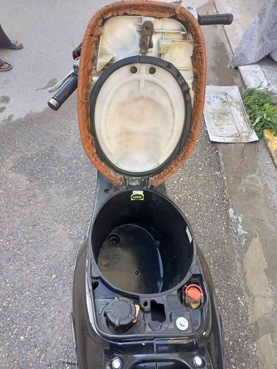 السلام عليكم دراجه عصفوريه كلهه شغاله سلف لايت اشاير اصطاب هورن قفل سكان دبلات شغاله  كامله من طول لطول سعر خاص وهذا رقمي ***********
