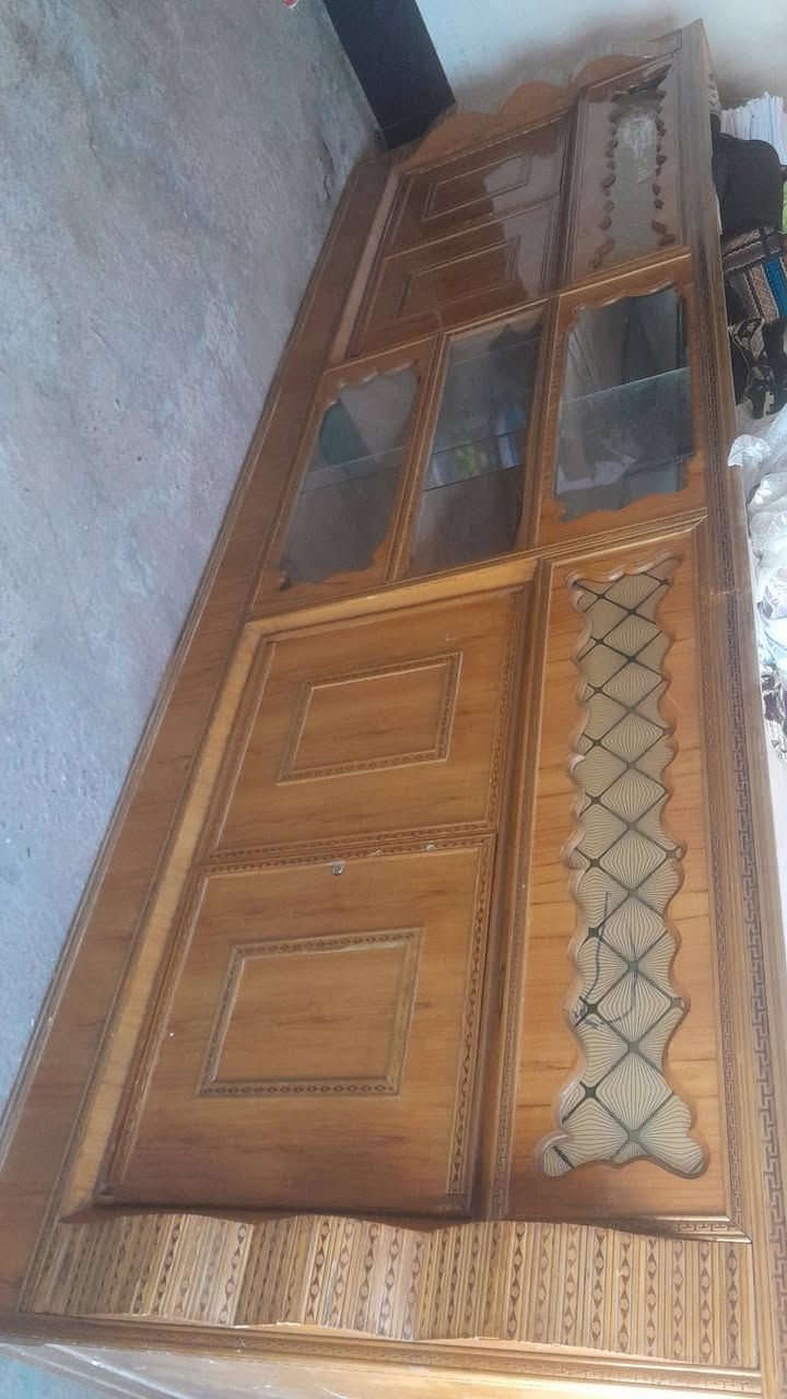 بوفيه لبيع مستعمله شي قليل ***********
