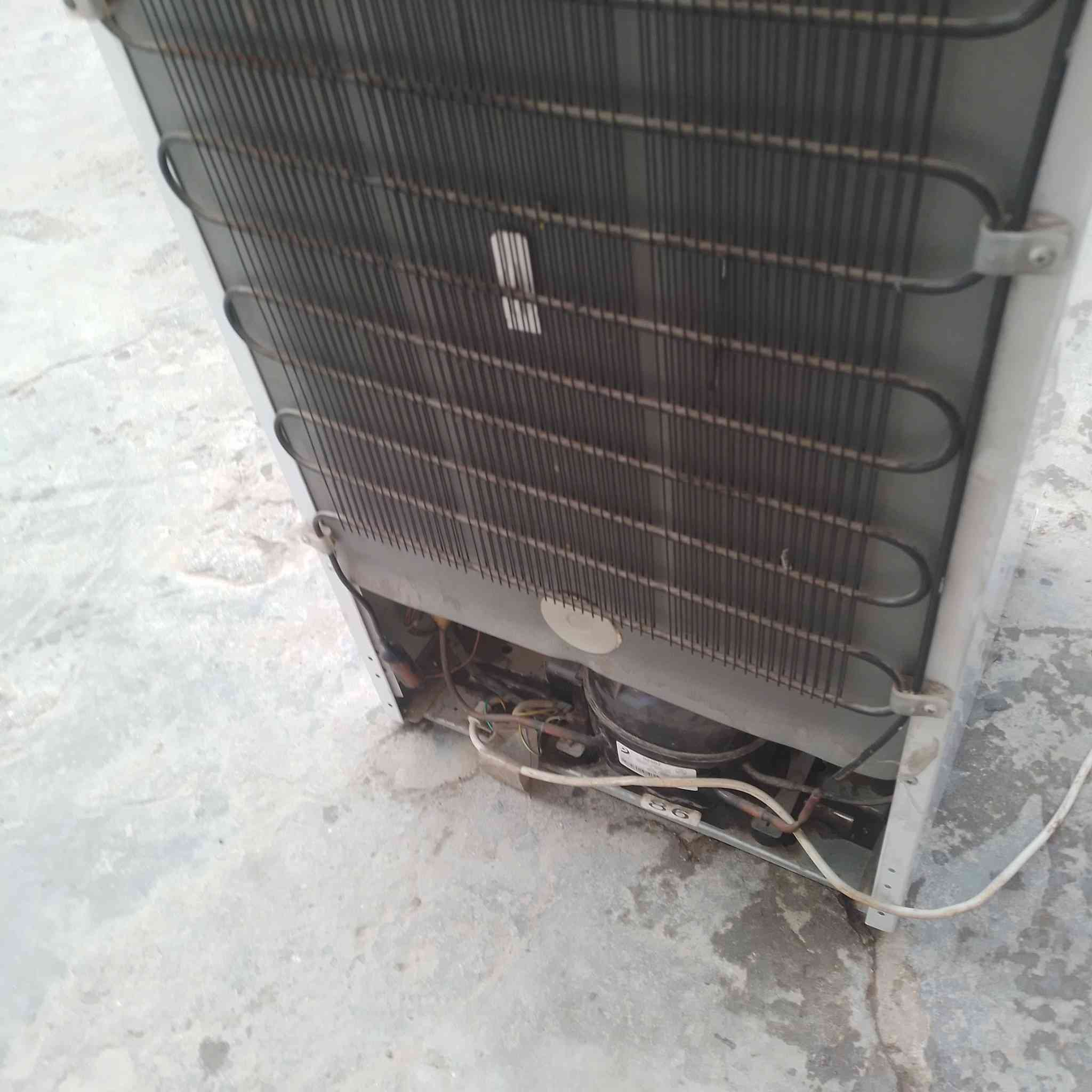 السلام عليكم
ثلاجة للبيع صغيره نظافة ممتازه استعمال قليل السعر 50
عنواني الأمين الثانيه
***********
