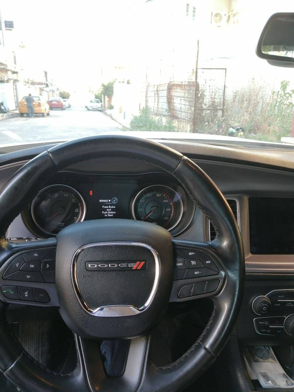 لسلام عليكم جارجر اللبيع موديل ٢٠٢٣ سياراة GT سياراة كلين بس صبغ براس بوند وجاملغ على كد شبر فقط سياراه نضيفة ونشطه ماشيه ٧٣ الف ميل سعر ٢٣٧ بيهه مجال رقم دهوك دولي السياره بل موصل رقم تلفون كورك ***********اسيا ***********
