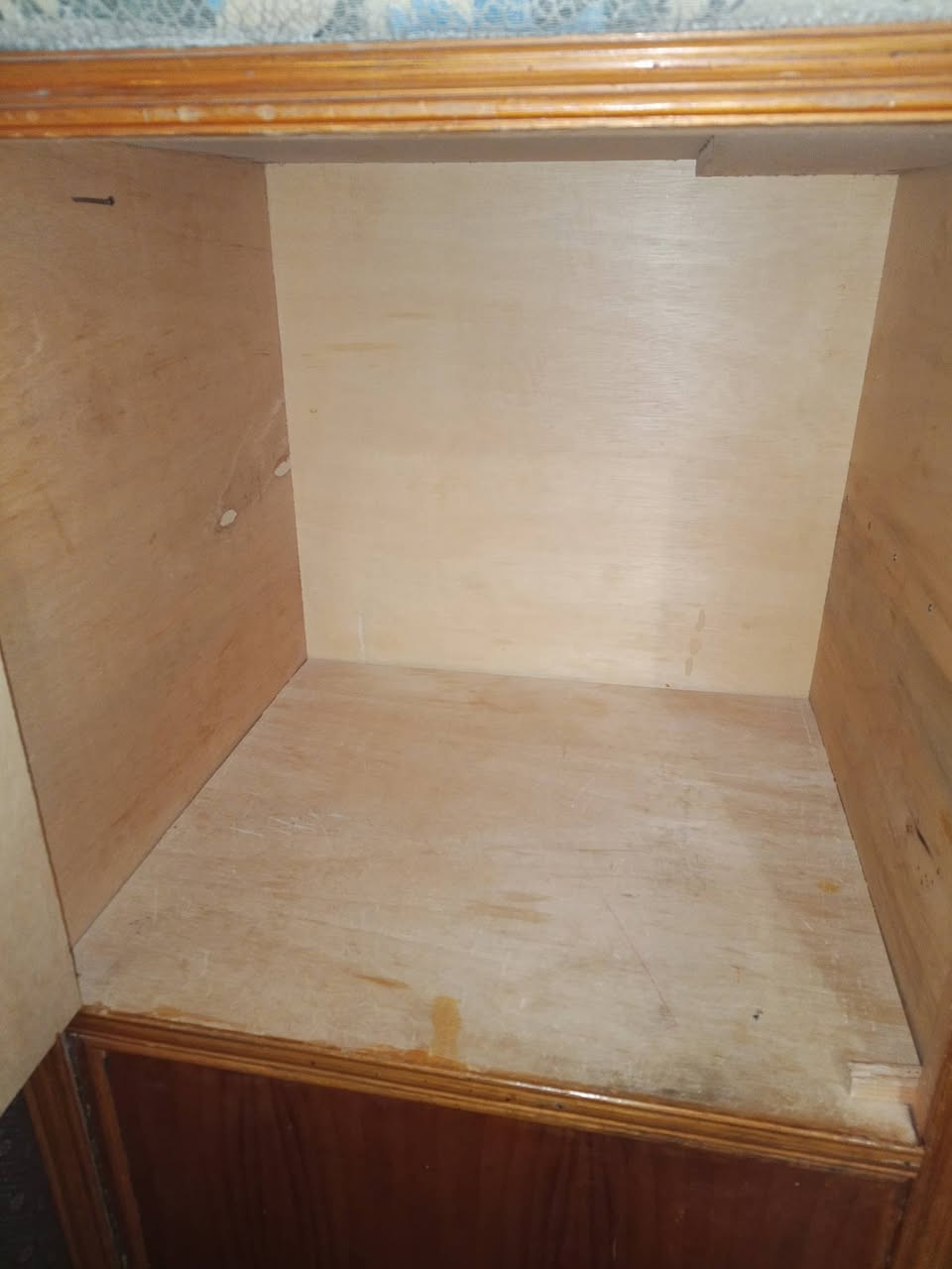 بوفيه للبيع ...السعر 250الف ...؟ الطول 3امتار ..المكان كربلاء امن الداخلي  ..للتواصل ..مازنجر ..واتساب ***********
