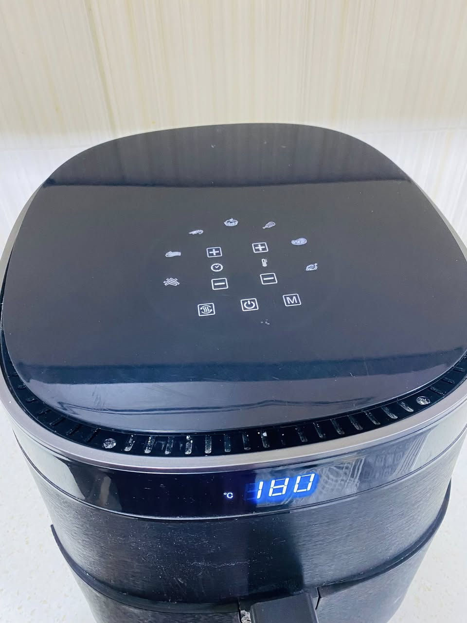 Air fryer تازەو پاک و بێ عیبە ئاخیر حەجمی گەورەیە و هەموو شتێکی تیاجێگا ئەبێتەوە نرخی ٦٠ هەزارو مەعامەلە لە سلێمانی گەیاندنیش هەیە بۆ هەموو شارێک
مارکەی anko


**إذا كنت صاحب هذا الإعلان وتريد حذفه لأي سبب، رجاءا أرسل رسالة إلى الدعم الفني**