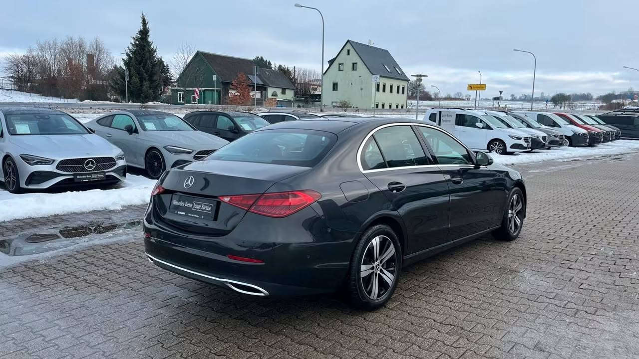 🔥 امتلك الفخامة الألمانية بأقل سعر في مصر مع شركة الكابتن! 🇩🇪🚘
دلوقتي تقدر تركب Mercedes C180 Avantgarde موديل 2024 بمواصفات مميزة وسعر منافس.

✅ وارد ألمانيا✅ عداد 14,000 كم فقط✅ فابريكا بالكامل✅ جاهزة على الشحن

العربية بتنزل بنظام مبادرة المغتربين، وحتى لو مش معاك المبادرة... متشيلش هم، إحنا هنوفرهالك ونوصل العربية لحد عندك.

📞 للاستفسار والحجز:01040751555

📲 واتساب على نفس الرقم:01040751555

#مرسيدس #Mercedes #C180 #Avantgarde #MercedesBenz #سي180 #سيارات_ألمانيا #استيراد #مبادرة_المغتربين #شركة_الكابتن


**إذا كنت صاحب هذا الإعلان وتريد حذفه لأي سبب، رجاءا أرسل رسالة إلى الدعم الفني**