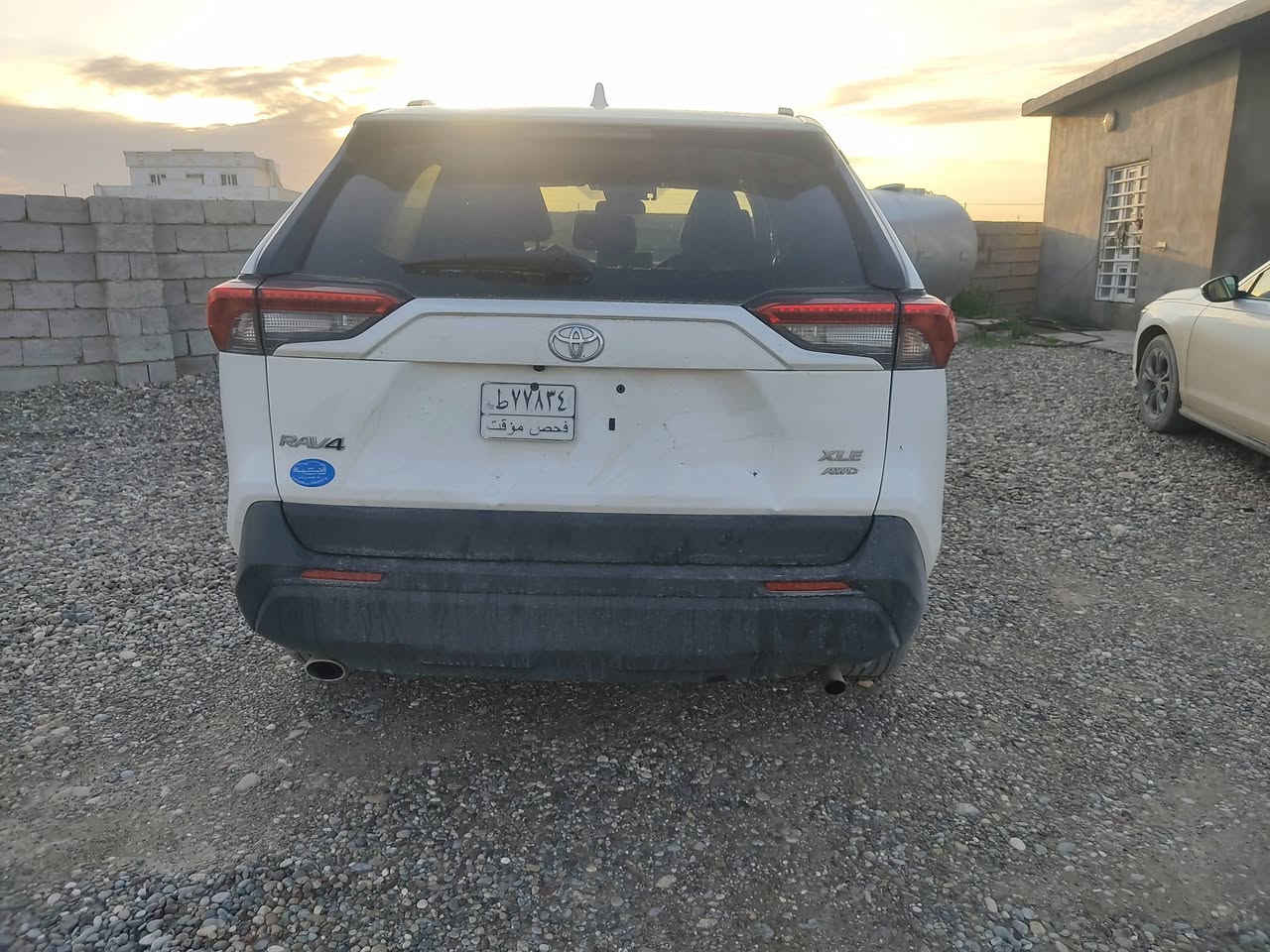 راف فور موديل 2023 مواصفات XLE  منفيس حره تترقم في جميع المحافظات ما عدا الاقليم دخول جديد ماشيه 35 الف ميل 
بيها قطعتين چاملق وباب السكن الامامي فقط 
صوره الشاصي مرفق بالمنشور 
السعر 210 وبيها مجال 
عنوان السياره ناحيه الزاب قريه اصبيح تحتاني 
للاستفسار الاتصال على الرقم التالي 
‏‪0783 281 0292‬‏
