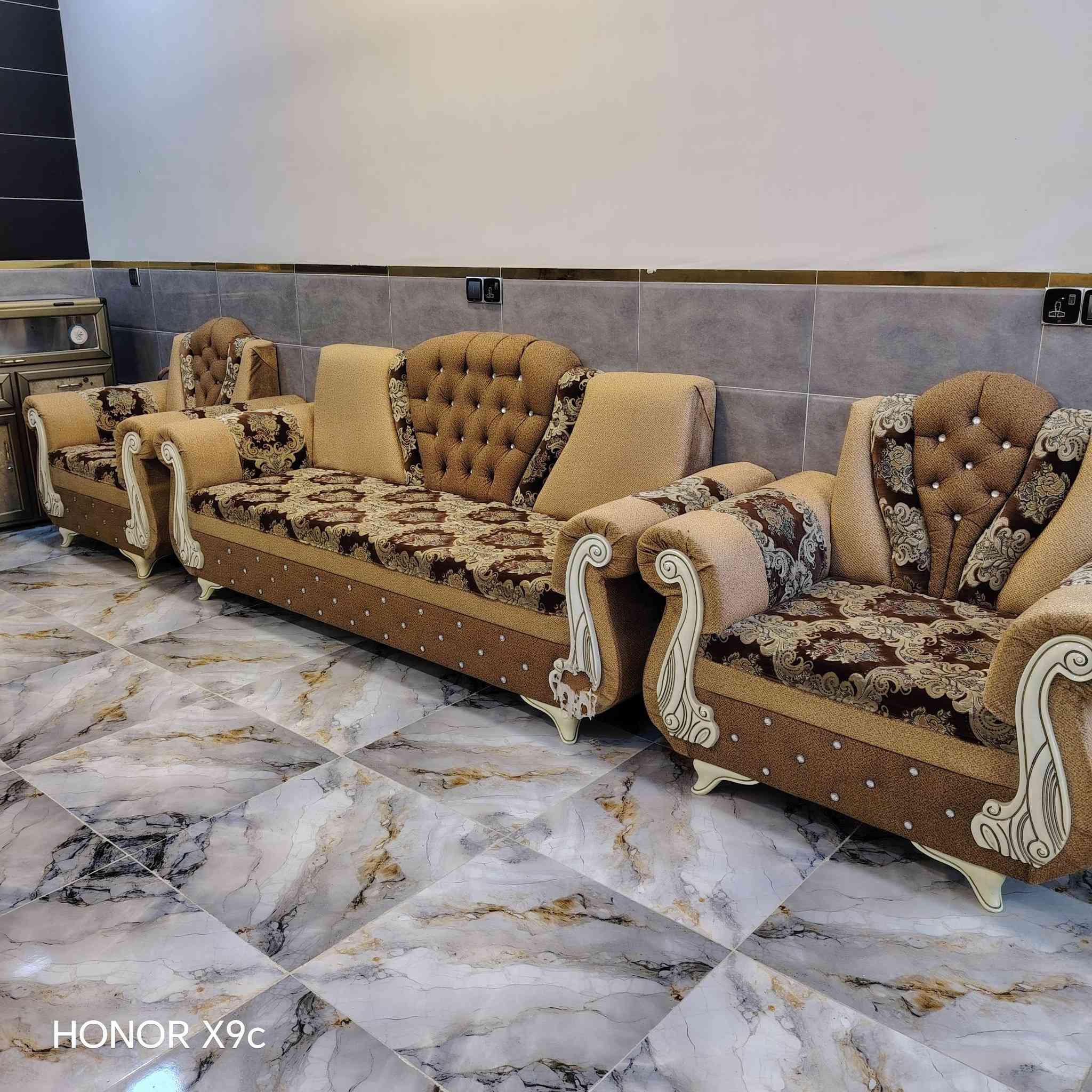 للبيع تخم اصلي تفصال خاص حطاطه ثقيل نضيف جدا 6 قطع السعر 800
للاستفسار *********** واتساب
