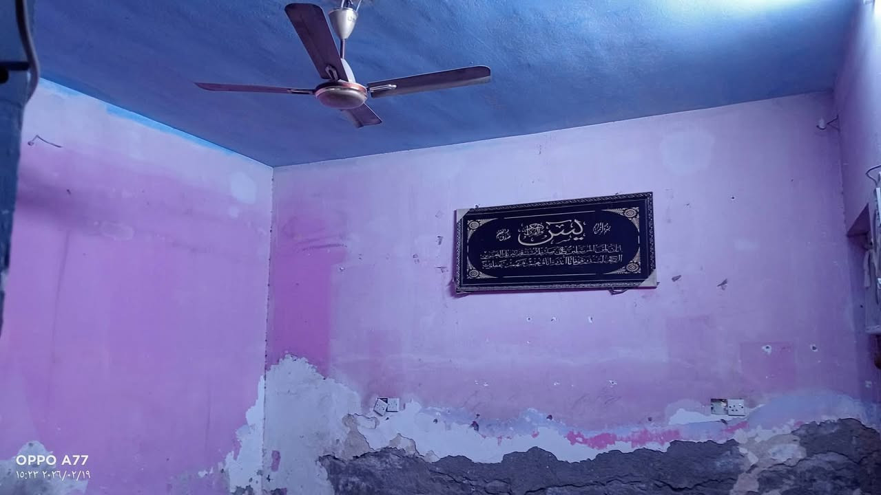 بيت قطاع 49 قريب عل خدمي بدربونه مساحه 144م بناء نص صب وعكاده يحتاجه تصليحات بناء غرف عدد 5معه صاله وستقبال وحوش سعر 150بي مجال بسيط رقم الهاتف ***********وصل 145مابيع بيت فارغ بسم شخص مو مورثه سعره معقول وزين
