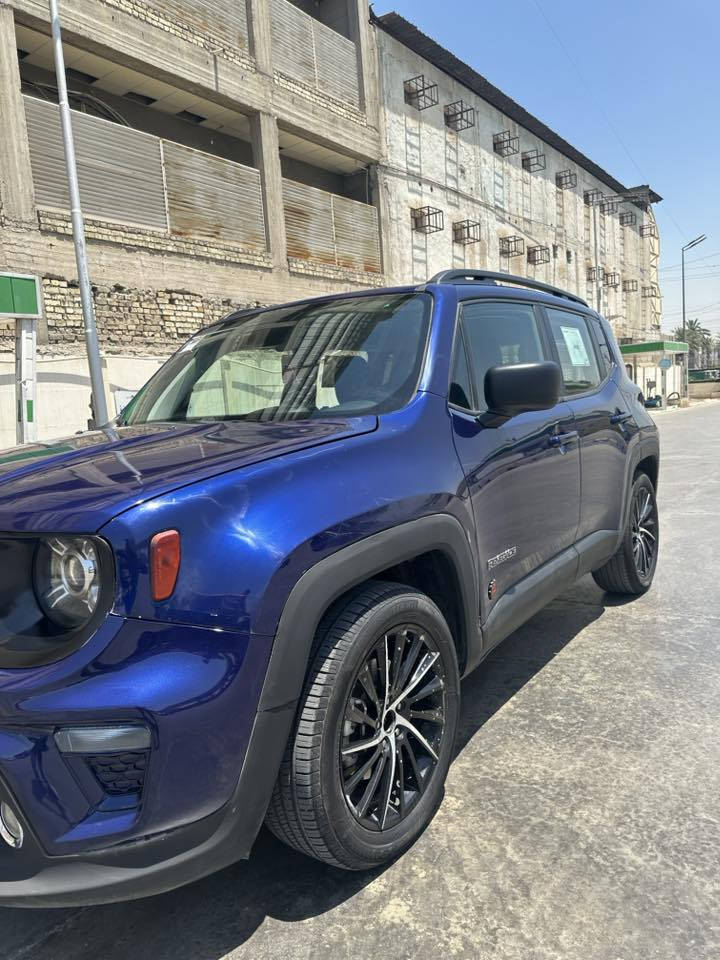 السلام عليكم                              جيب رينيجيد للبيع موديل 2019 ماشيه 103 km اللون ازرق مكينه 2400 تنفس طبيعي حادث سرقه صبغ بونيد وجاملغات الاماميه بدون دواخل  صورة رقم الشاصي مرفوقه بالصور السعر المطلوب 120للاستفسار الاتصال على الرقم ***********
