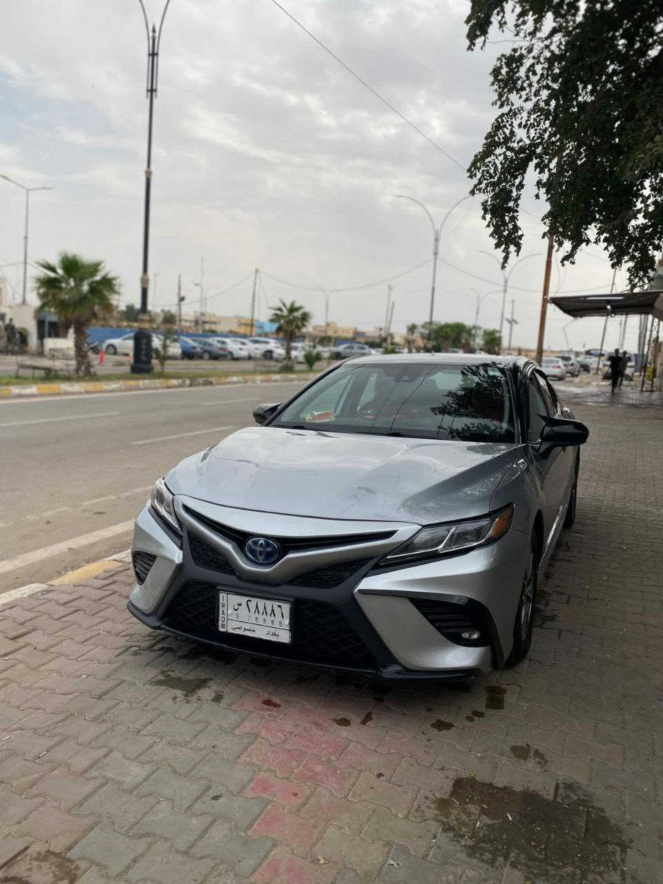 يا الله كامري موديل 2022 لون سلفر اكلين تايتل للبيع 
السياره اكلين اخوان بيه فقط مكانين بارد بالبنيد 
وشبر من الباب بارد بدون صبغ بدون ايرباك ولا لغد 
السياره حادثه خفيف ومرفق بالصور 
السياره موديل ٢٢ هايبرد 
مواصفاته كير اوتو هاند بريك بصمه رادار وتحديد مسار وشاشه كراسي كهرباء اكيد
رادارات وتحكم استيرن وحساسات السياره مرتبه شوفت عينكم ومرتبه وماشيه 110 حبايب وهذا ياباني ❤️
مكان السياره بغداد منطقه الدوره مقابل جسر صدام حبايب 
ومعروضه ب  196  وبيه مجال ان شاءالله 
ورقمه واضح يمكم رقم بغداد تحويل مباشر بحيل الله 
وهذا رقمي حبايب تحياتي الكم ❤️

***********
