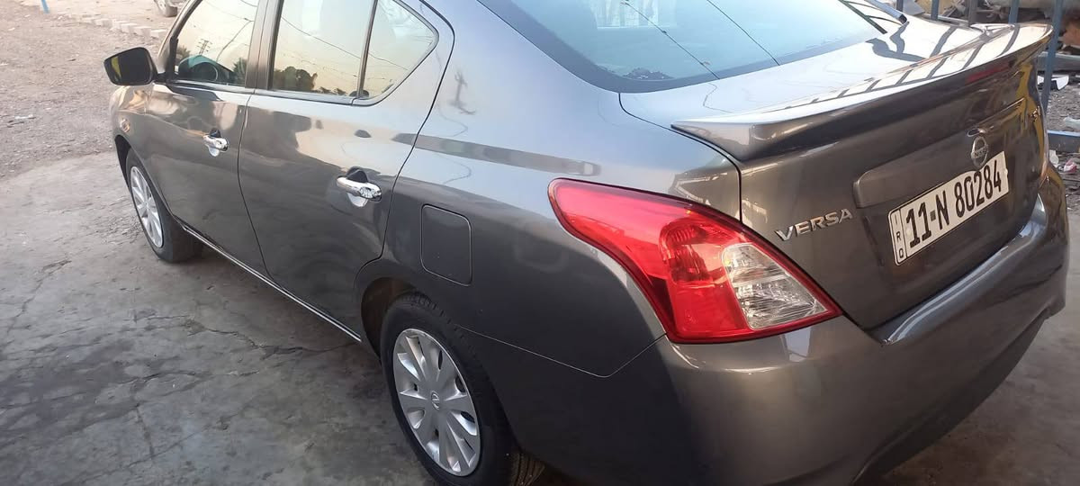 السلام عليكم
نيسان فيرسا 2018 رقم بغداد
السياره جاهزه من كل شي صور الحادث مرفقه بلمنشور
السياره يرادله تبديل صدر فقط 
مكان السياره بغداد حي الجامعه
السعر 110 وبيه مجال للشراي الجاد
***********
