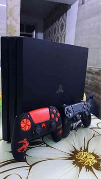 PS4 برو 4K • يدتين • حساب اماراتي