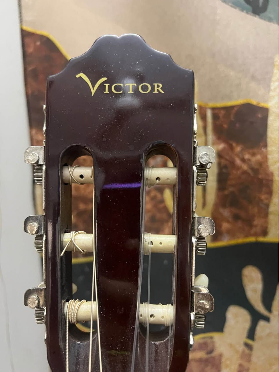 گيتار جديد استعمال قليل و اوتار جديدة + جنطة

رقمي واتساب : *********** بغداد, العراق
