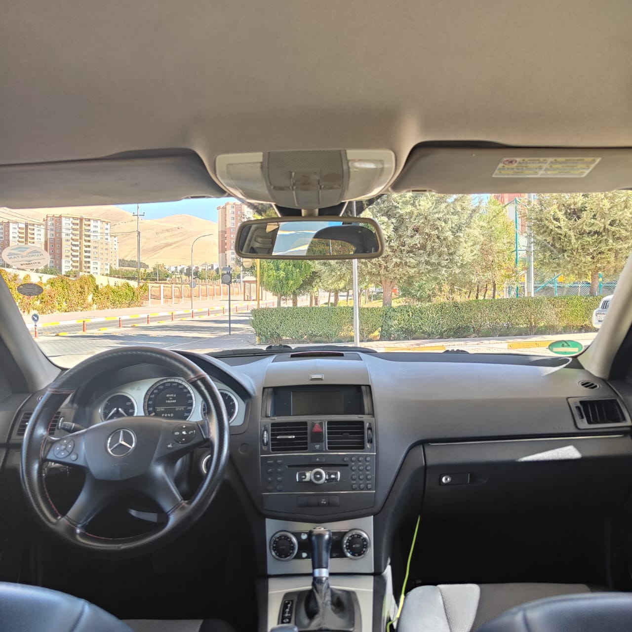 مرسيدس C350 موديل: 2008
مكينة: 6 سلندر 3.5 ما مفتوح 

أداء: 272 حصان, 350 نوتن متر عزم

صبغ: صندوق و جاملغين خلفي و باب، بدون دواخل و بدون ايرباك

ماشية: 148 الف كيلومتر 

مواصفات: مود سياقة كومفورت و سبورت, كشنات كهرباء, حساسات امامي و خلفي، سكان فوليوم، تحديد
سرعة، لايتات يتحرك مع الانعطاف 

تحويل و كلشي بشرط، السنوية ساقطة، رقم سليماني

رقم صاحب سيارة ***********
