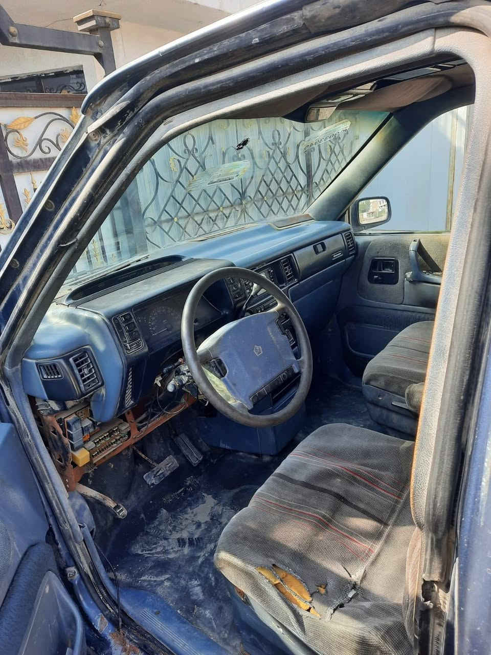 السلام عليكم تم أعادت النشر بسبب الوعود الكاذبة رحمه على والديكم لي مو شراي بالعالم دوج للبيع الطوله رقم نجف موديل واحد ٩١ راعيه يريد تحويل اني سكن بغداد نواقص السياره لاستيك ولف وجامه مال جنطه ولباور مال ستيره الجامه عليه لن منطي فلوسه بس أشده وهاذه السياره بلاديه  السعر مناسب بس الجاد السعر ١٩ وبيها مجال قليل بس الشراي الجاد بس بيع ***********
