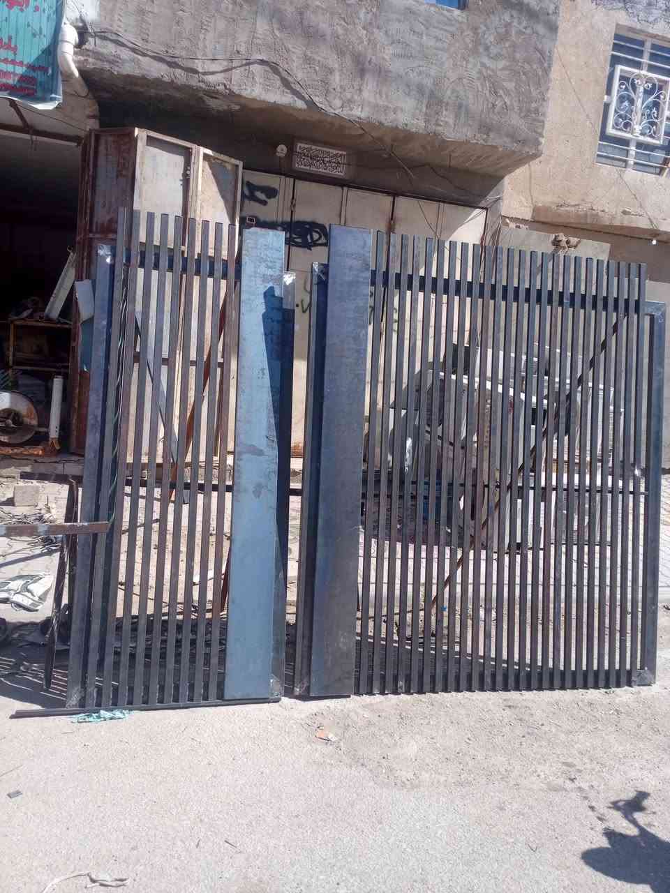 سلام عليكم كافت أعمال الحداده عماريات بيبان خارجيه كربي سندويج كيسبان تصليح البيبان التعبانه المكان داخل النجف نطلع وأسعار تنافسية ***********
