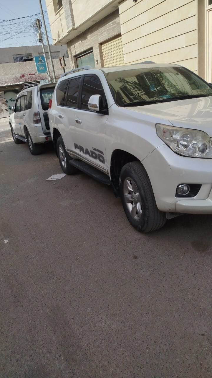 السلام عليكم  
برادو للبيع 2012 كويتي TXL سيارة فول مواصفات 

وجديدة كير ومحرك خير من. الله بيها هذا الصبغ الموضح بالسونار ماشيه 178.000 كم السعر 31.000 $ بيها مجال بسيط الموقع بغداد /.زيونه 
رقم الهاتف *********** بغداد, العراق
