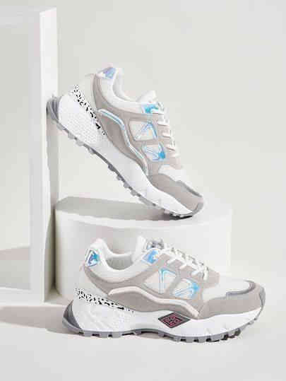 احذيه رياضيه باله نضيفه السعر 15والتوصيل مجاني لجميع المحافظات واذا ماعجبك تكدر  معا ابو التوصيل. رقم الحجز ***********  شريحه وليس واتسابب
