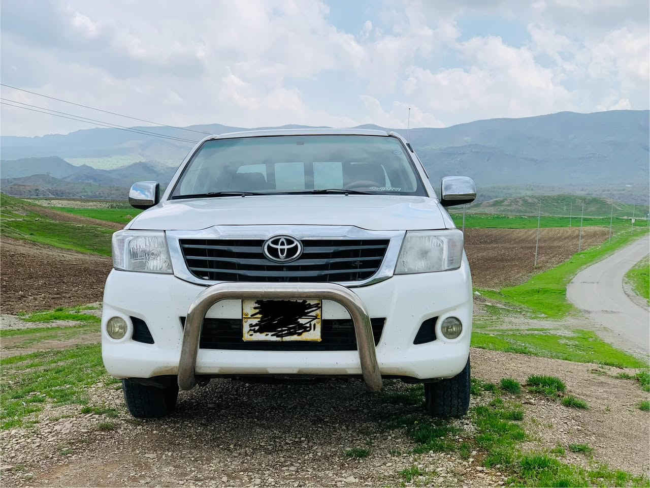 سلاو خواتان لیبیت
تویتا مەرزیە ٢٠١١فەلاحی ناو سور   شکلی گۆرایە بۆ ٢٠١٤ گیر مەکینە ئەکسل بەشەر  مەکینەی نەکراوەتەوە  سەرف و بوخار نیە  بەشەرت  سیستەمی غازی تورکی لەسەرە  ٣پارچەی پیشی رەشە  هەندیک لە بۆدی لای سەیاق  بستیک لە دەرگای دواوەی سەیاق  هەندیک  لەسەقفی  بۆیاخە بەس ناو دەرگاو شان و  بۆیاخی نیە   پیشی پیوەیتی  لوتەشانسیەکەی   گرتیە  بەتانەی لای سەکنی  سبوخە   سەنەوی لە ١١/٢٠٢٣  بەسەر چوە  ئەوجیگایانەی سبوخن نیشانم کراوە سعری ١٣٠وەرەقەو مەجال  بۆ پەیوەندی کردن *********** ڤایبەر وەتسئاپی لەسەرە
