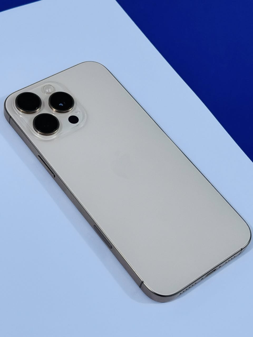 ايفون 16 pro max
جديد جدا 
بطاريته  99% 
ذاكره 256
شرق اوسط 
اخذته من دلتا الضمان بعده مامنتهي بشهر الخامس ينتهي 
جهاز جديد كلش  

السعر 1450 وبيه مجال بسيط
الشراي يتواصل بالخاص


**إذا كنت صاحب هذا الإعلان وتريد حذفه لأي سبب، رجاءا أرسل رسالة إلى الدعم الفني**