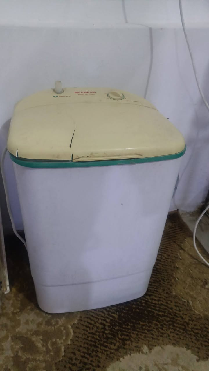 السلام عليكم غراض مستعملة للبيع مراة با 20وكيزار 35 ومروحة با 35 وغسالة ملابس اطفال با 25 ميز تلفزيون با 60 والملكانة با 35 ودوشك جرباية نفرين جديد بس القماش تعبان من الضم غير مستخدم 150 و مكينة قهوة على كبسولة غير مستخدمة با 40
سلة مواعين كورية با 20 
وبيهن مجال 🌹🌹🌹🌹🌹🌹
الاتصال على الرقم ***********
