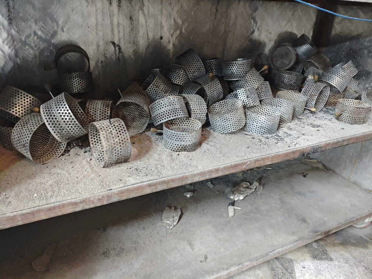 اراكيل وغراض للبيع للإستفسار ***********مكانهه الكاظميه
