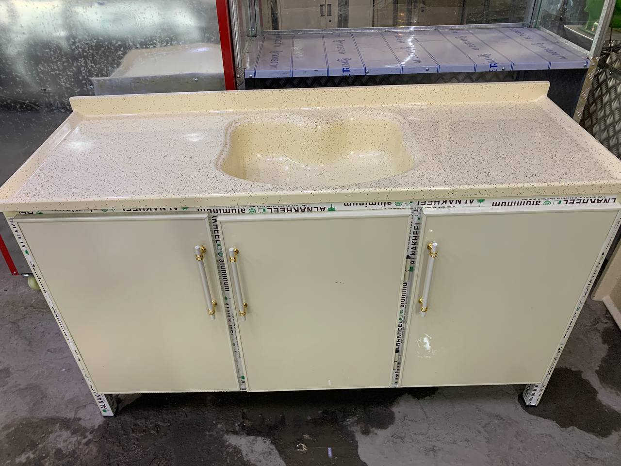 سلام عليكم يوجد تفصال حسب القياس الي يحب يتفضل خاص


**إذا كنت صاحب هذا الإعلان وتريد حذفه لأي سبب، رجاءا أرسل رسالة إلى الدعم الفني**