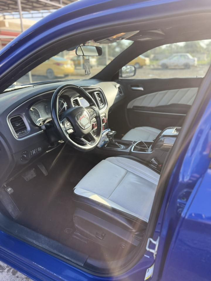 جارجر 19 sxt خليجي نص فول حادث نص جاملغ الخلفي صبغ وباب بدون دواخل سياره نصبه تخبل حداديه ومكينه خير من الله ماشيا 80 مكاني بغداد للاستفسار ***********
