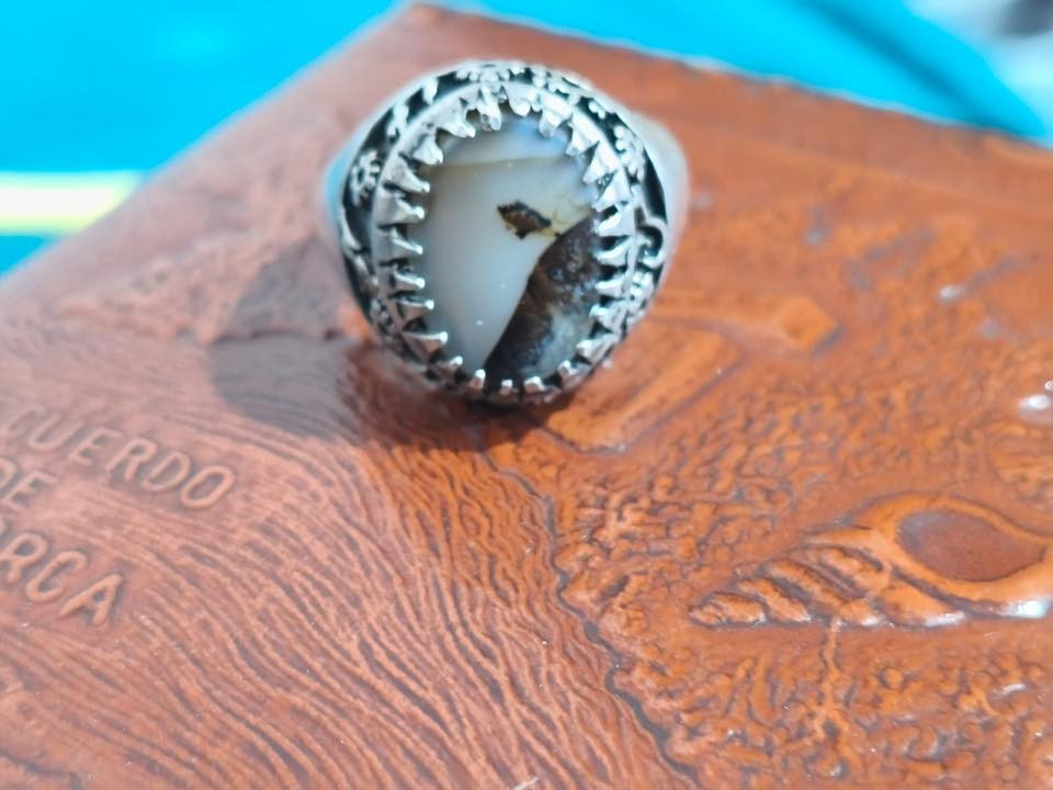 السلام عليكم ورحمة الله وبركاته 
اخوان خواتم للبيع كلمن وسعره
اي استفسار ع خاص


**إذا كنت صاحب هذا الإعلان وتريد حذفه لأي سبب، رجاءا أرسل رسالة إلى الدعم الفني**