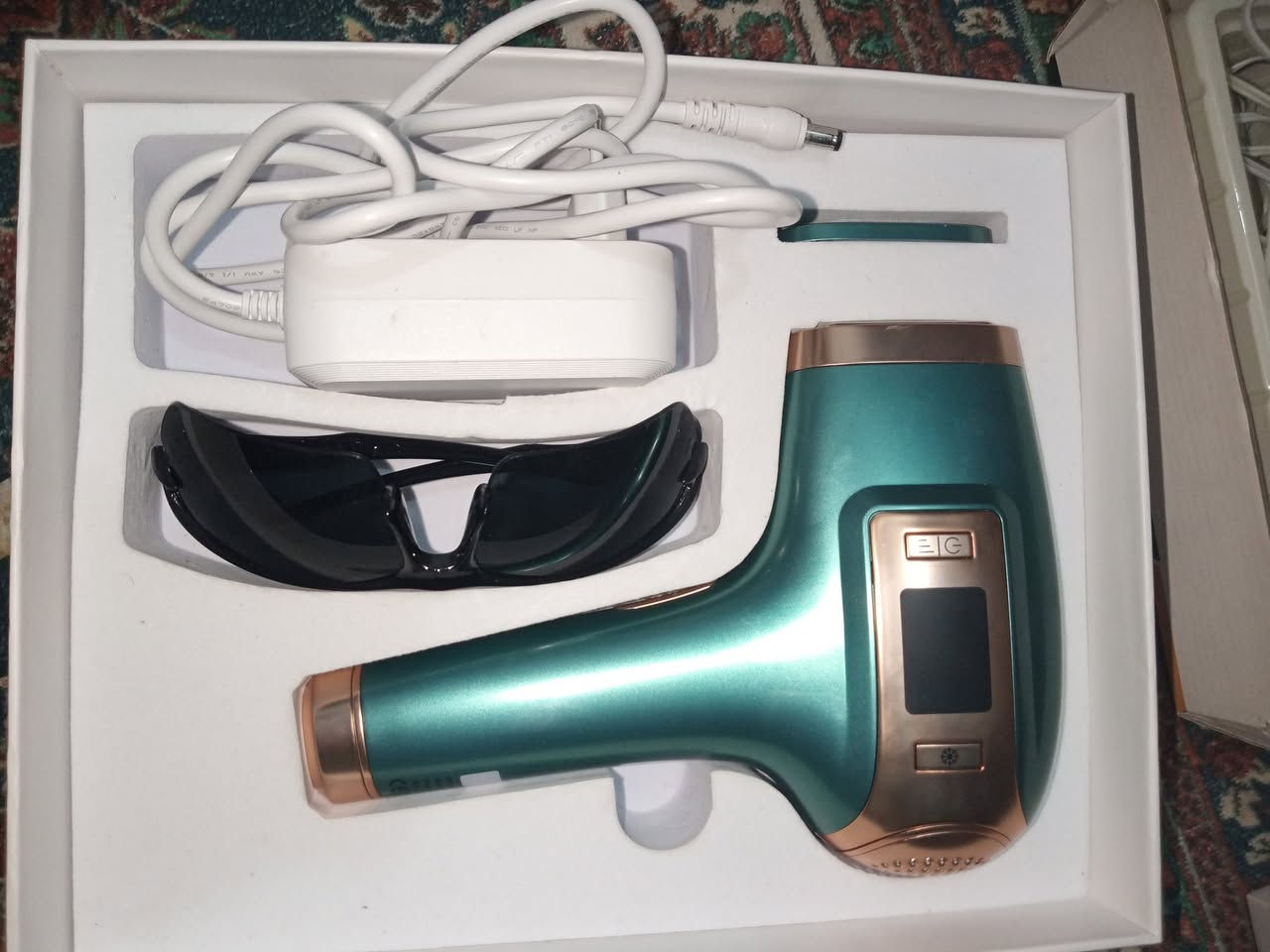 سلام عليكم غراض البيع طباخ.نضيف ربعة عيون   فقط الفرن ميشتغل السعر 70 وبي مجال اليزر. الكافت مناطق الجسم  ثلجي مستخدم شهر السعر 200 وبي مجال التصال ***********
