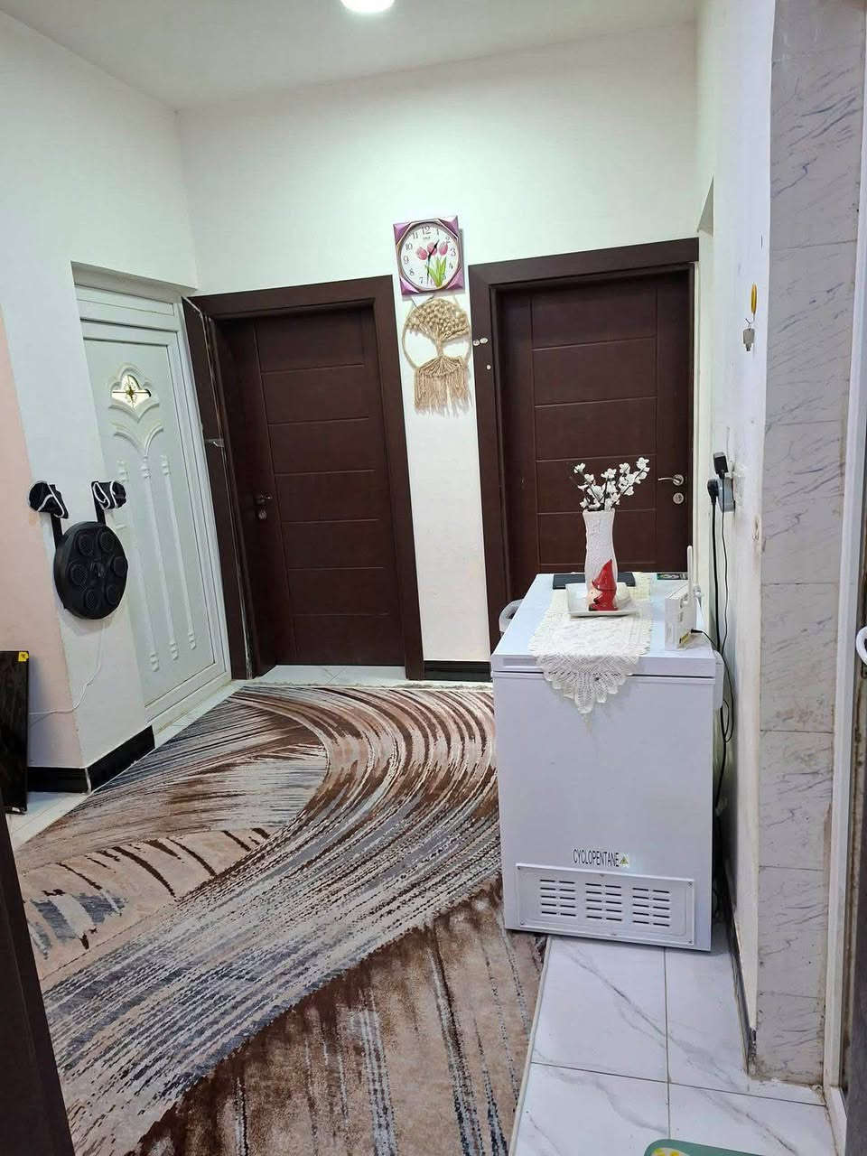 ▪️ دار في مجمع الكرار
▪️مساحة : 160 متر 
▪️مرحلة اولى ... شارع 15 
▪️يباع بمقدمة : 100 مليون 
▪️الباقي : 55 على المصرف العقاري 
▪️اقصاده : 250 الف بل شهر 
▪️يوجد اضافات 
_ كيسبان _ سقفيات _ كتائب 
▪️الدار جداً نضيف 
▪️حديقة درجه اولى 
——————————————
📞 للاستفسار والاتصال (واتساب متوفر):
***********
***********
***********
#مكتب_الكرار_للعقار_داخل_مجمع_الكرار_السكني
