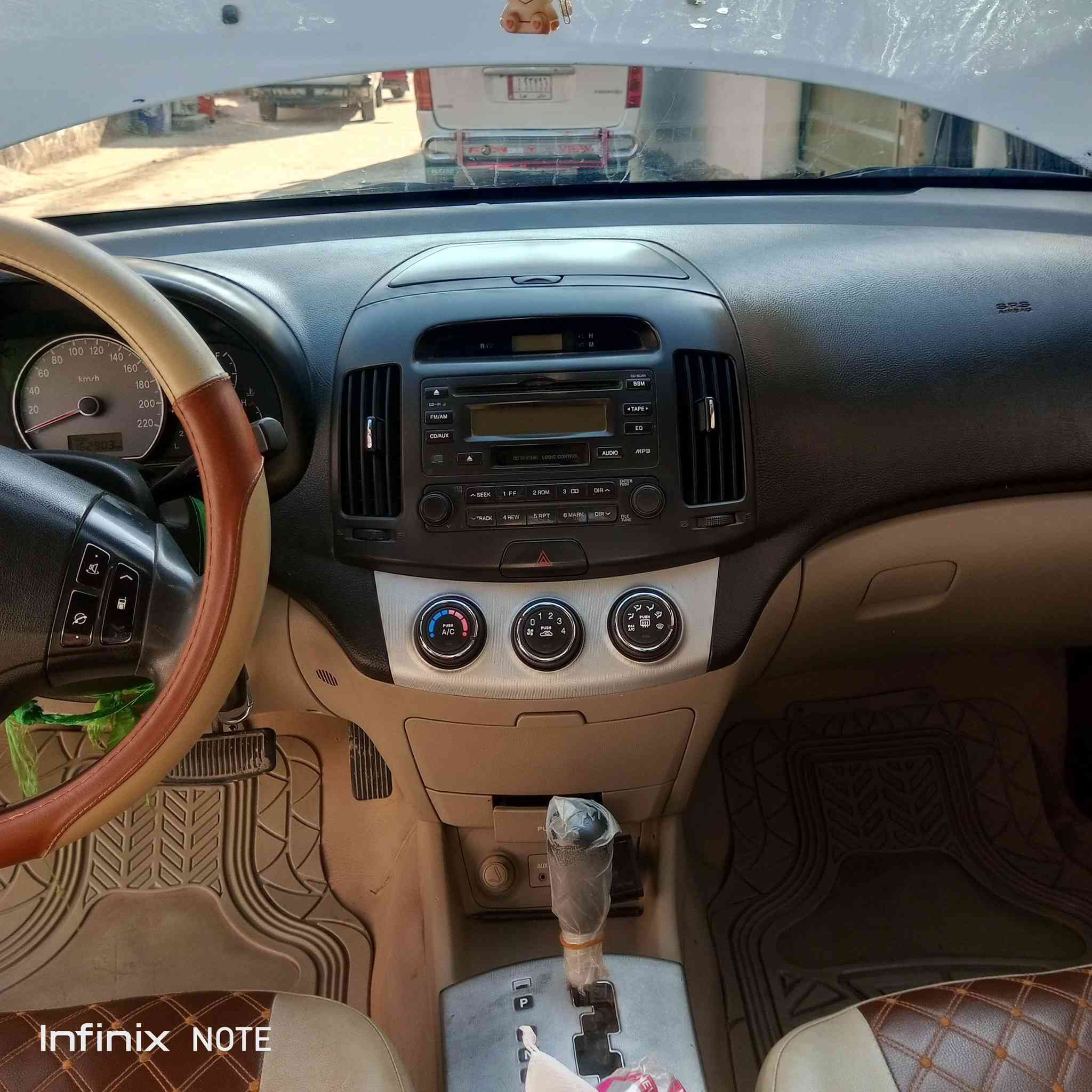 للبيع افانتي 2008 رقم بغداد بأسمي سنويه ثاني يوم تحويل عقد مروري بعد البيع مباشره مكينه مكفولة وكير تخم تاير فقط صبغ نصف الباب عكس السائق والشخوط الواضحة بالفديو السعر 103وبيه مجال للطيبين المكان ديالى بعقوبة الاتصال على الرقم التالي ***********
