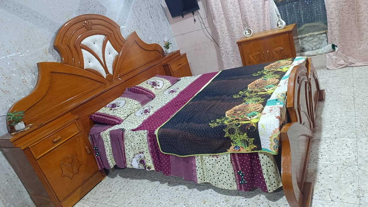 غرفه تسكام صاج داخل وخارج ام السته طابقين ظهر جرجوبه نظيفة كلش صاج بورمي سقف وقاعده بلوك  مكاني محاويل للاتصال ع الرقم ***********
