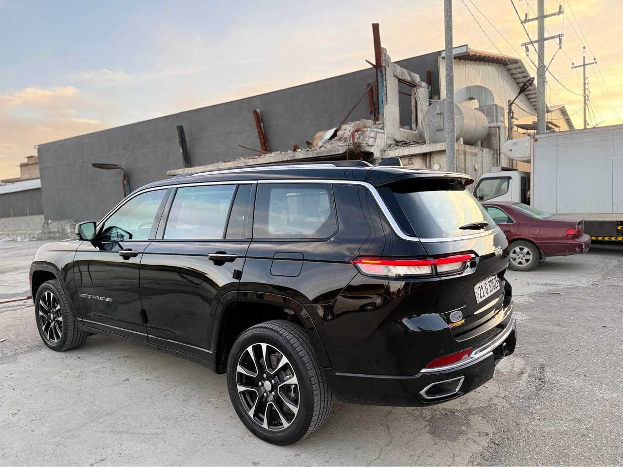 بسم الله الرحمن الرحيم

کوردی

🚘 Jeep Grand Cherokee Overland 2021

✨ فول مواسەفات 

مواسەفات:

* کۆشنی VIP
* بصمە (Smart Key)
* پانۆراما
* شاشەی گەورە
* داتا شۆ (Head-Up Display)
* کۆشنی سارد و گەرم
* کۆشنی ماساج
* خەزنکردنی دۆخی کۆشن
* سوکانی گەرم
* Air Suspension (هەوای دبل) بەرز و نزم
* Quadra-Drive 4×4 (دبل ئەکسڵ)
* ٤ مۆدی لێخوڕین
* سیستەمی دەنگی McIntosh
* Night Vision (بینینی شەو)
* کامێرای ٣٦٠°
* ڕاداری خاڵی کوێر (Blind Spot)
* پارکینگ سەنسەر و Auto Stop لە پێش و دوا

📍 ڕۆیشت: ٥٩ هەزار مایل

✅ باری سەیارە:

* Clean Title
* بێ بۆیاخ و بێ دعمە
* تەنها دەرگای دواوەی لای چەپ بە دەرگای ئەسڵی (بلاد) گۆڕدراوە

💰 نرخ: 30,500 دۆلار (کەمێک قابیلی گفتوگۆیە)

📞 بۆ زانیاری زیاتر:
***********

***********

━━━━━━━━━━━━━━━━━━━━

العربية

🚘 Jeep Grand Cherokee Overland 2021

✨ فل كامل 

المواصفات:

* مقاعد VIP
* بصمة (دخول وتشغيل ذكي)
* بانوراما
* شاشة كبيرة
* Head-Up Display
* مقاعد تبريد وتدفئة
* مقاعد مساج
* حفظ وضعيات المقاعد
* تدفئة المقود
* تعليق هوائي (رفع وخفض)
* نظام دفع رباعي Quadra-Drive 4×4
* 4 أوضاع قيادة
* نظام صوت McIntosh
* Night Vision
* كاميرات 360°
* رادار النقطة العمياء
* حساسات وأوتو ستوب أمامي وخلفي

📍 الممشى: 59 ألف ميل

✅ حالة السيارة:

* Clean Title
* بدون صبغ وبدون دعمة
* تم تبديل الباب الخلفي الأيسر بباب أصلي (بلد)

💰 السعر: 30,500 دولار (قابل للتفاوض بشكل بسيط)

📞 للاستفسار:
***********

*********** السليمانية, العراق
