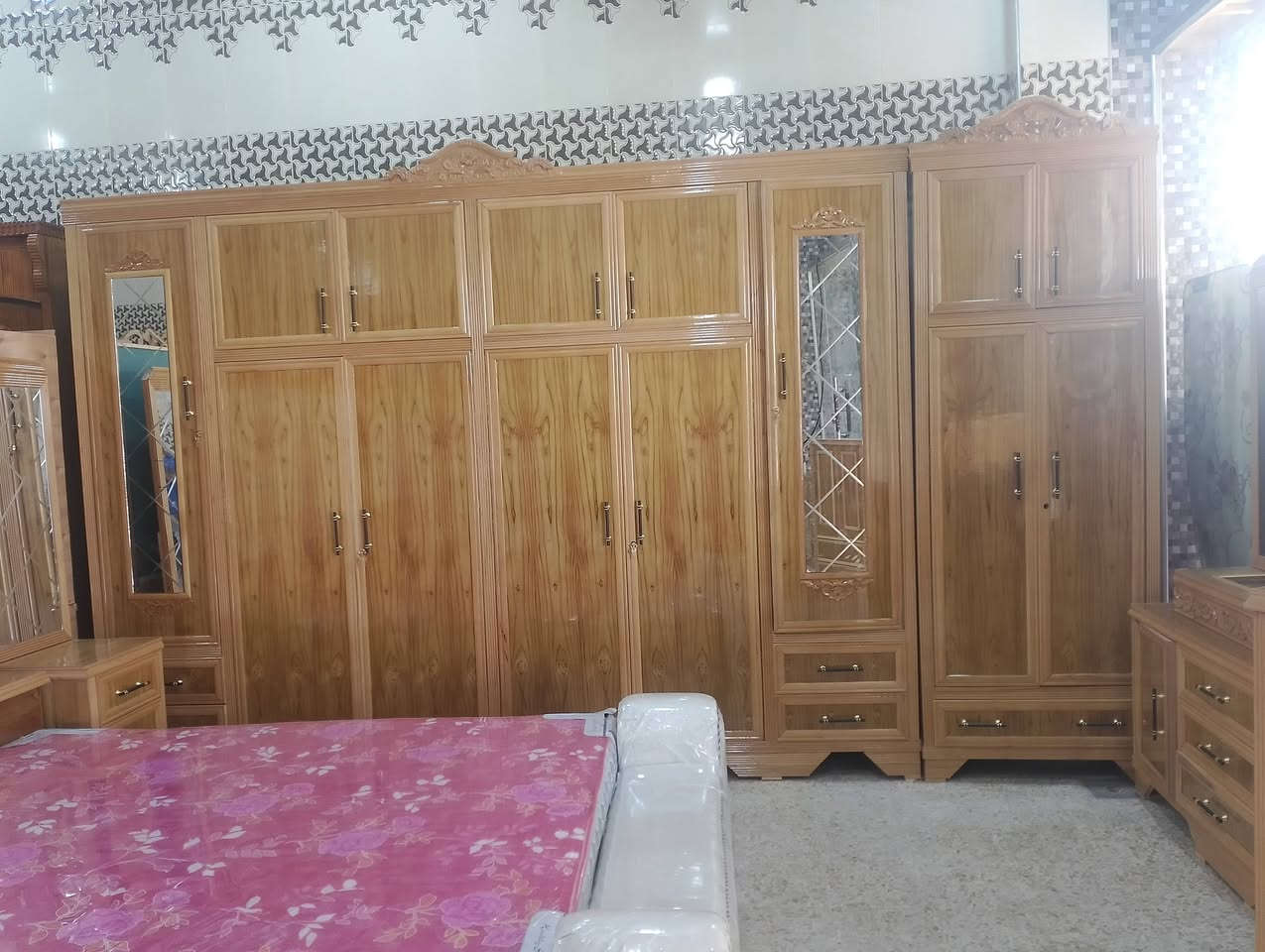 بالتقسيط بالتقسيط بالتقسيط غرف نوم بالتقسيط وبدون مقدمه
جميع انواع غرف النوم الصاج (نقدا) و (بالتقسيط) على 18 شهر بدون مقدمة
يوجد نظام استبدال الغرفة المستعملة بغرفة جديدة و الاتفاق على الفرق
العنوان الموصل الايمن الصناعة القديمة اليابسات بالقرب من جامع ابو زعيان
يوجد فصال حسب الطلب
***********وتساب
المشمولين بالاقساط جميع الموظفين والمتقاعدين وابطال الداخلية والدفاع  والوريث على مصرف الرافدين حاملي بطاقة الماستر كارد
