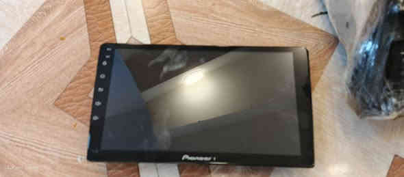 السلام عليكم شاشة سيارة لتما 2017للبيع شغالة مية بل المية + فيت بم هم للبيع شراي اتصل علة الرقم ***********
