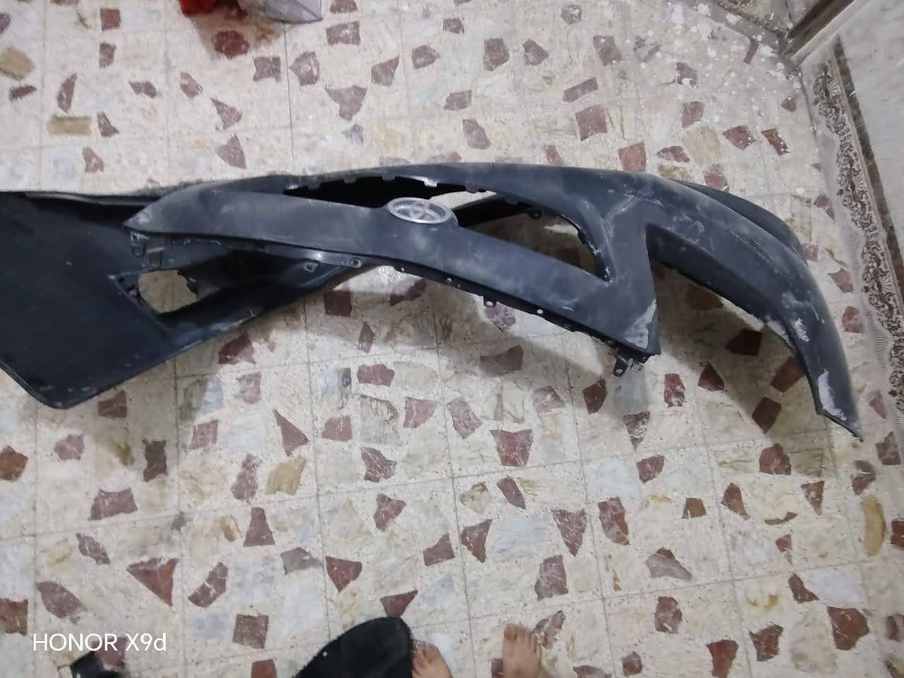 السلام عليكم 
غراض كورلا موديل 2009بسعر مناسب وياهن دعامية أمامية جديده عليهن تراب قتره صار بالمخزن 
الاتصال على الرقم ***********
