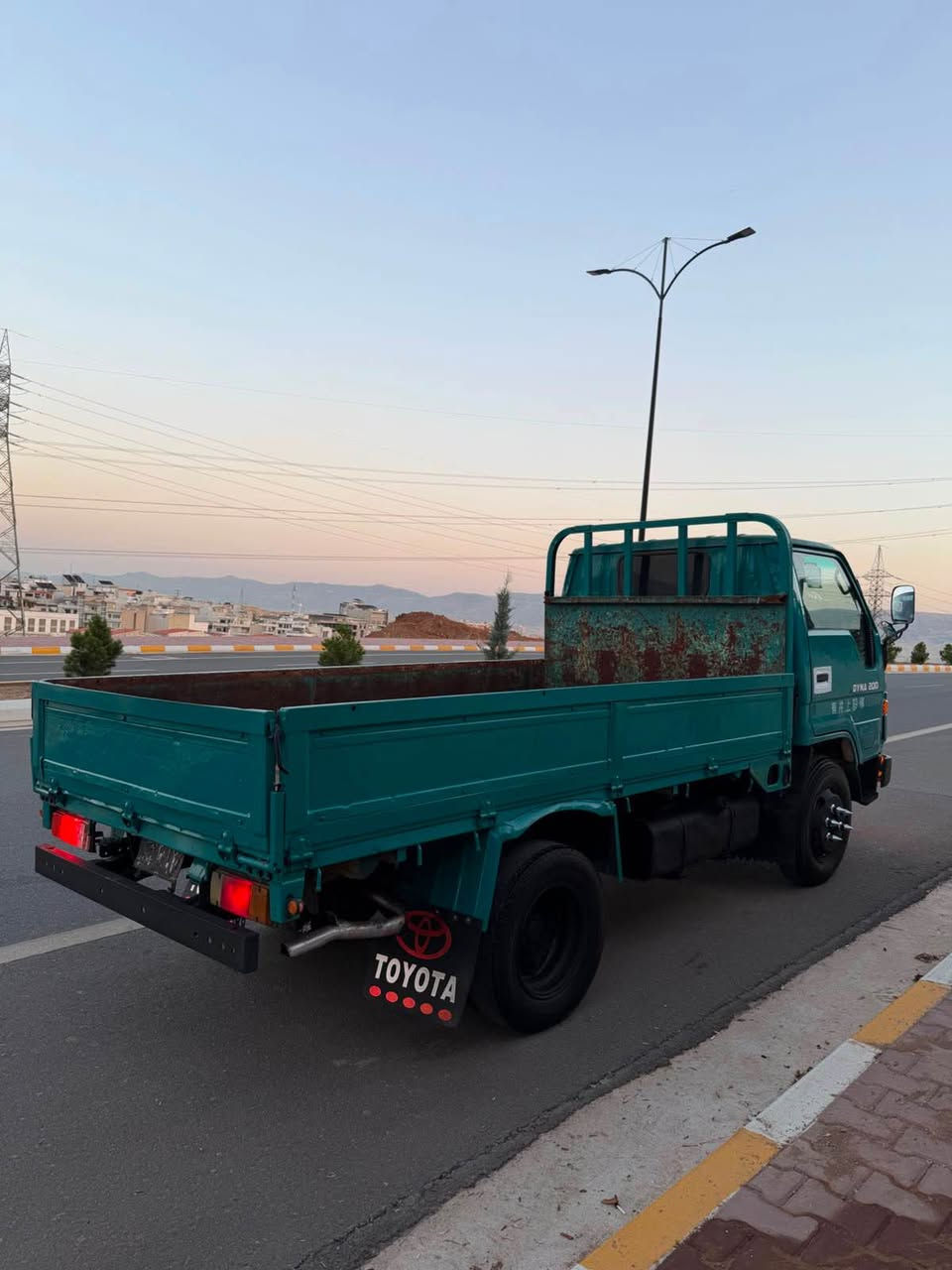 تویتا دانیا مۆدیل ١٩٩٤ ئارمی بلاستیک سلیمانی بەشەرتی ئەوەلیات خەرامە مەکینەی ١٤B شەنص بەشەرت بیش وەرەقە سعری ٦٠ کەمیک معامەلە رەقم تەلەفون *********** /*********** السليمانية, العراق
