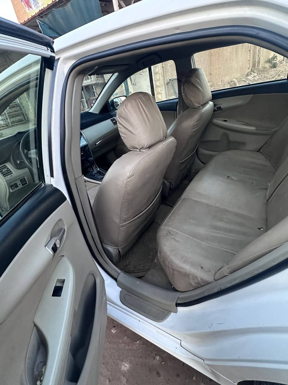 السلام عليكم 
للبيع كورلا 2013
السياره كير محرك بشرط 
السياره نظيفه مكفوله كفاله عامه 
فقط شبر بارد بل باب الخلفلي  
كير اوتماتيك 
رقم اربيل شرط التحويل 
رقم الانكليزي الجديد 
السعر 135 وبيها مجال للشراي 
***********
