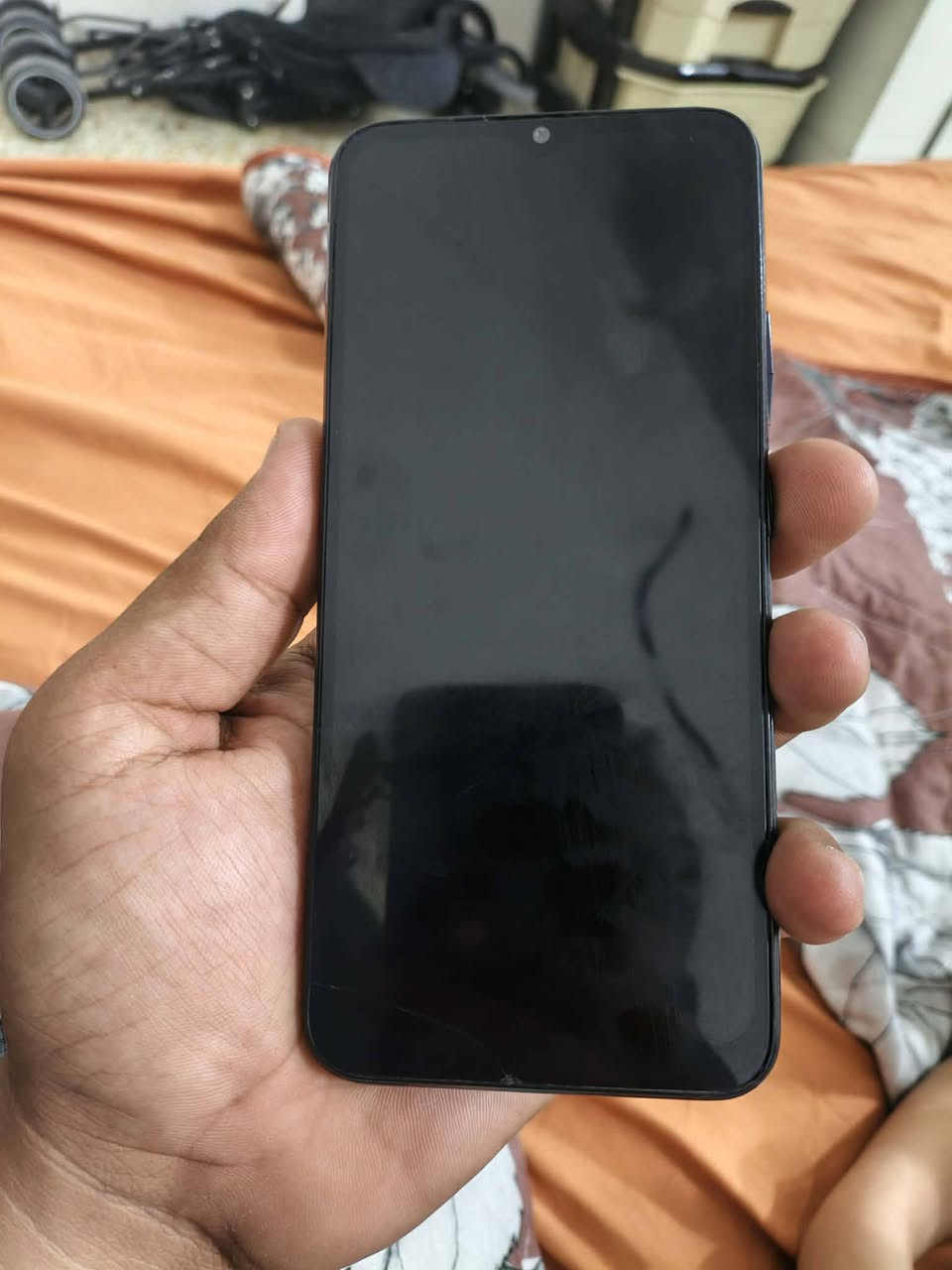 ريلمي c21
ذاكره ١٢٨
رام ٦
بطاريه ٥٠٠٠
بي فطر بالبلازمه ودكمه التنصي متدوس فقط 
بيع او مراوس


**إذا كنت صاحب هذا الإعلان وتريد حذفه لأي سبب، رجاءا أرسل رسالة إلى الدعم الفني**