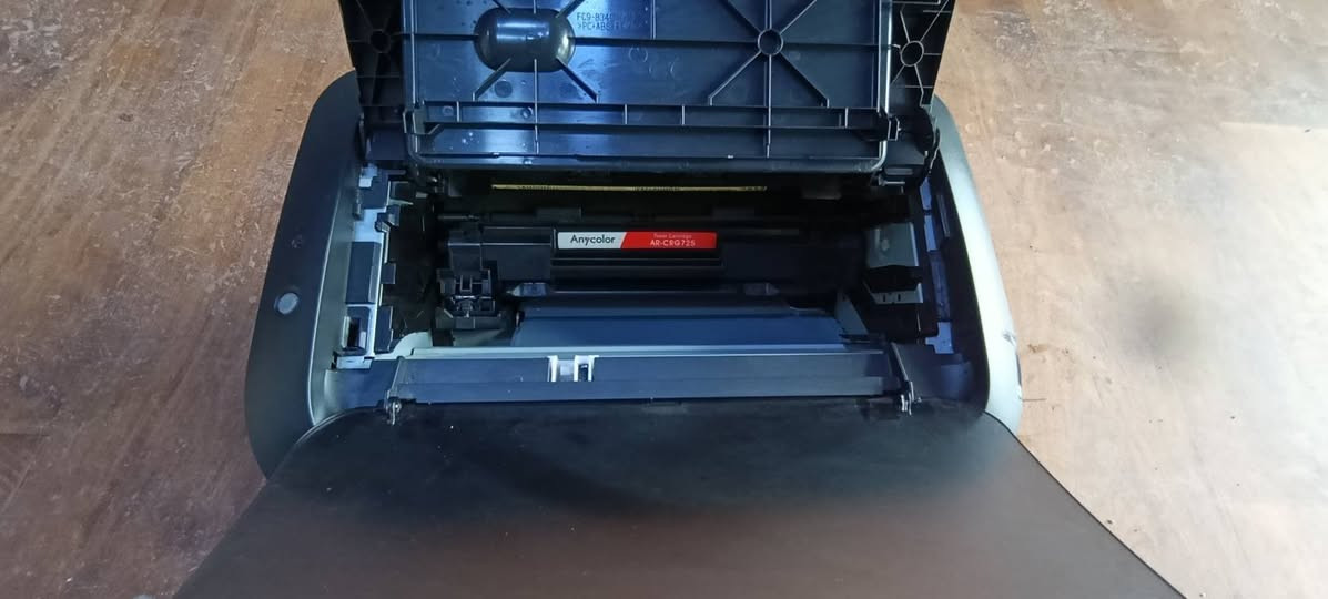 كانون lbp6020
مستعمل 6630 ورقة صحب 
حبر موجود مستعمل 
كيبل باور 
كيبل حاسوب
ارسل خاص ***********
