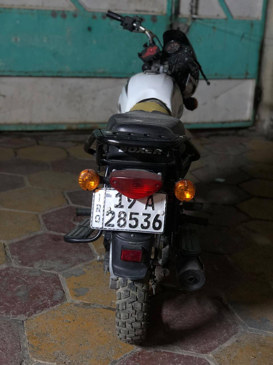 السلام عليكم دراجه بوكسر موديل 2023 رقم انكليزي بسمي تحويل ثاني يوم للبيع الدراجه وجديده ونضيفه السعر مليونين
وبيه مجال العنوان الشعب شارع الصحة التواصل على الرقم ***********
