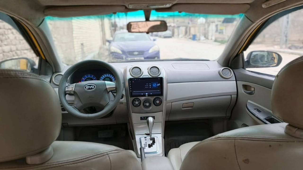 سلام عليكم بي واي دي g3 موديل 2013 بيها قطعتين محرك وكير خير من الله كير اوتوماتيك  تخم تاير صدر امامي خلفي جديد رقم بغداد دولي الجديد هزه مصفره هيئة وغرامات تحويل ثاني يوم السعر 49 وبيها مجال العنوان بغداد الرصافه الرقم ***********
