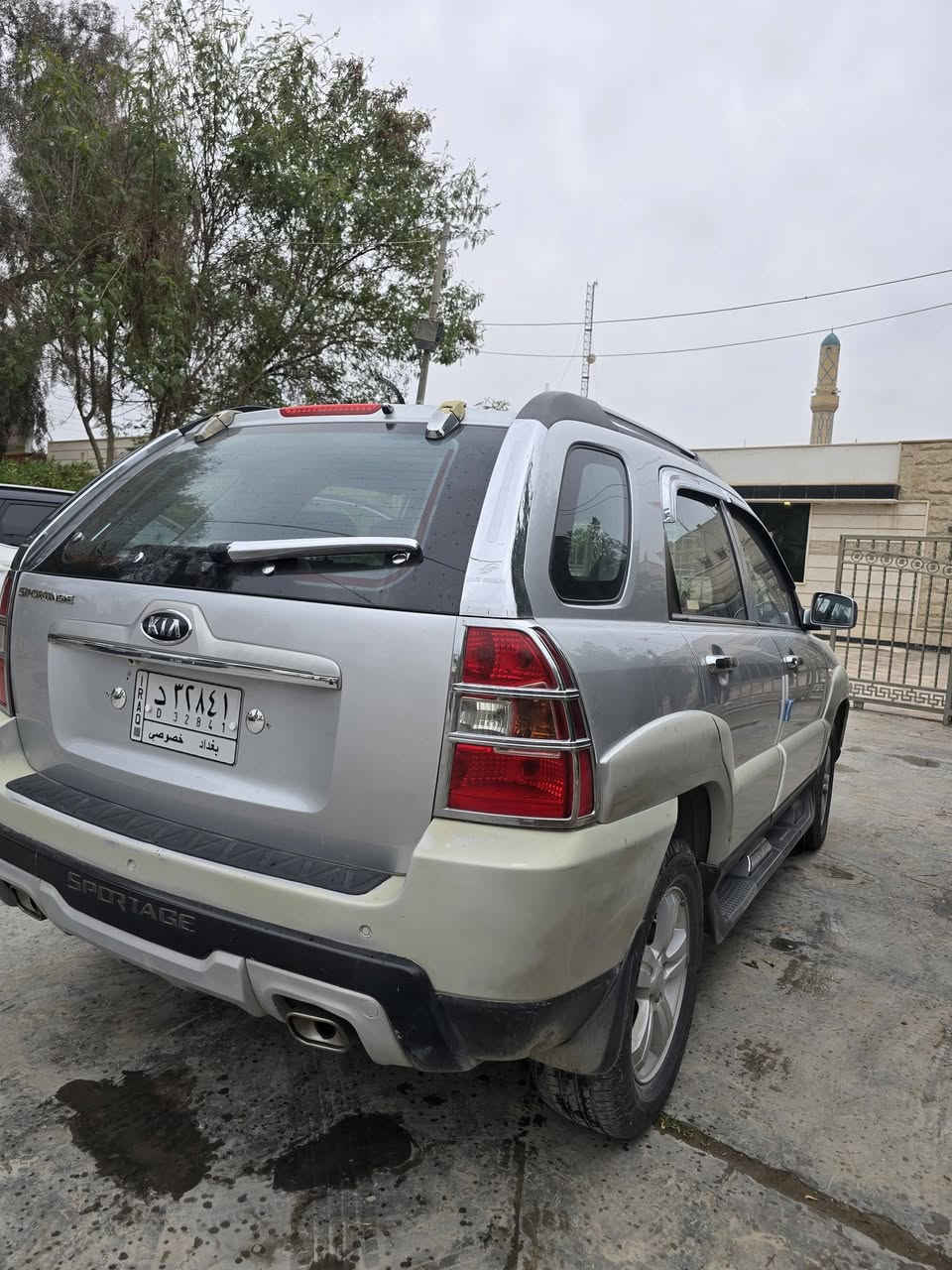 سبورتج٢٠٠٩
وارد كوري لون سلفر  
  كير محرك حداديه كله كفاله
 مكفوله من الصبغ بس بيهاجراد بلقطع البلاستيكيه والسونار موجود باسمنه شرط التحويل مكلف بلنشر 
السعر ١٢٢ ورقه وبيها مجال بسيط 
مكانه ديالى 
للاستفسار ***********
