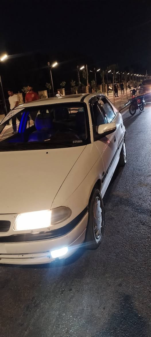 السلام عليكم استرا موديل 93 حجم 20 صبغ دوائر ودوسات طخه من قدام خفيفه تبريد ثلج رقم نينوى قفل مركزي كاميرا مكاني موصل *********** السعر 47 بها مجال
