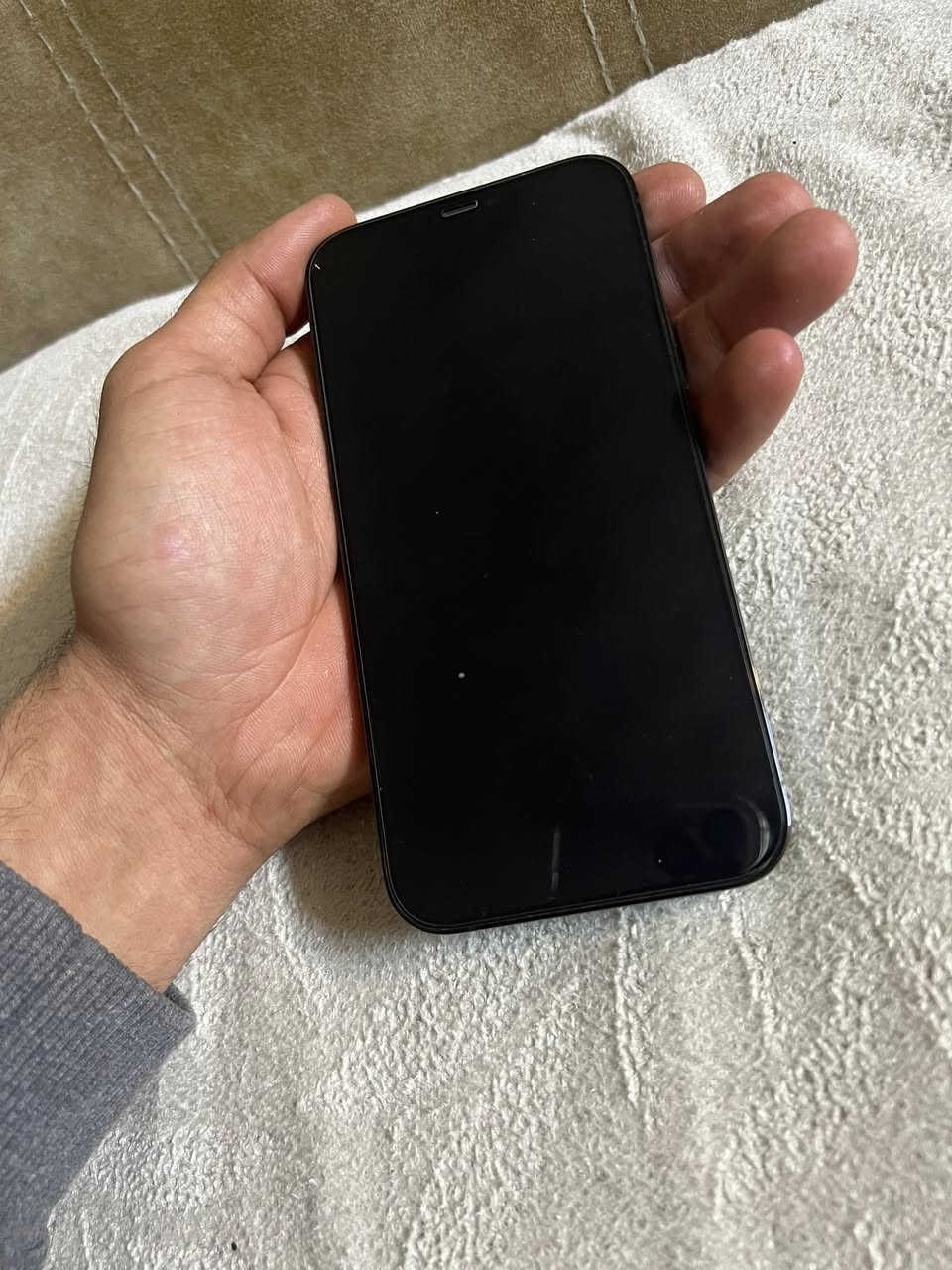 السلام عليكم ايفون 12 برو ماكس 
ذاكرة 256 
بطاريه 79 
جهاز ع وضع الشركه ممفتوح الجهاز 
السعر 600 وبي مجال
مكاني بغداد حي الاعلام 
***********
