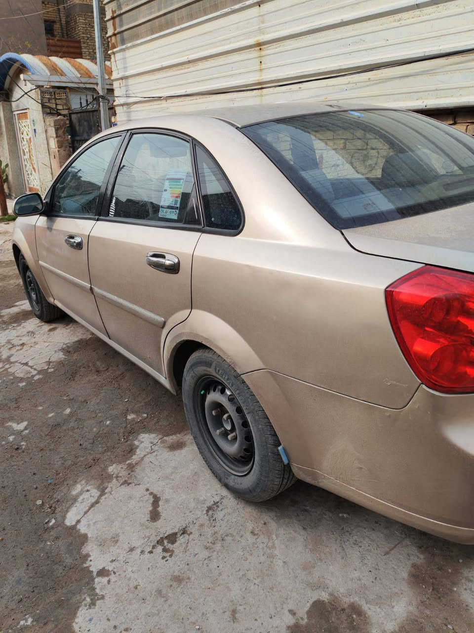 سلام عليكم اوبتره لبيع سيارة كفالة من الصبغ والضربة وبيها جرات موديل2007سيارة جاهزة مكينة كير صدر تبريد وتدفهه شغال  كير اوتو السعر 65وبيها مجال مكان السيارة الشعب الاتصال ***********
