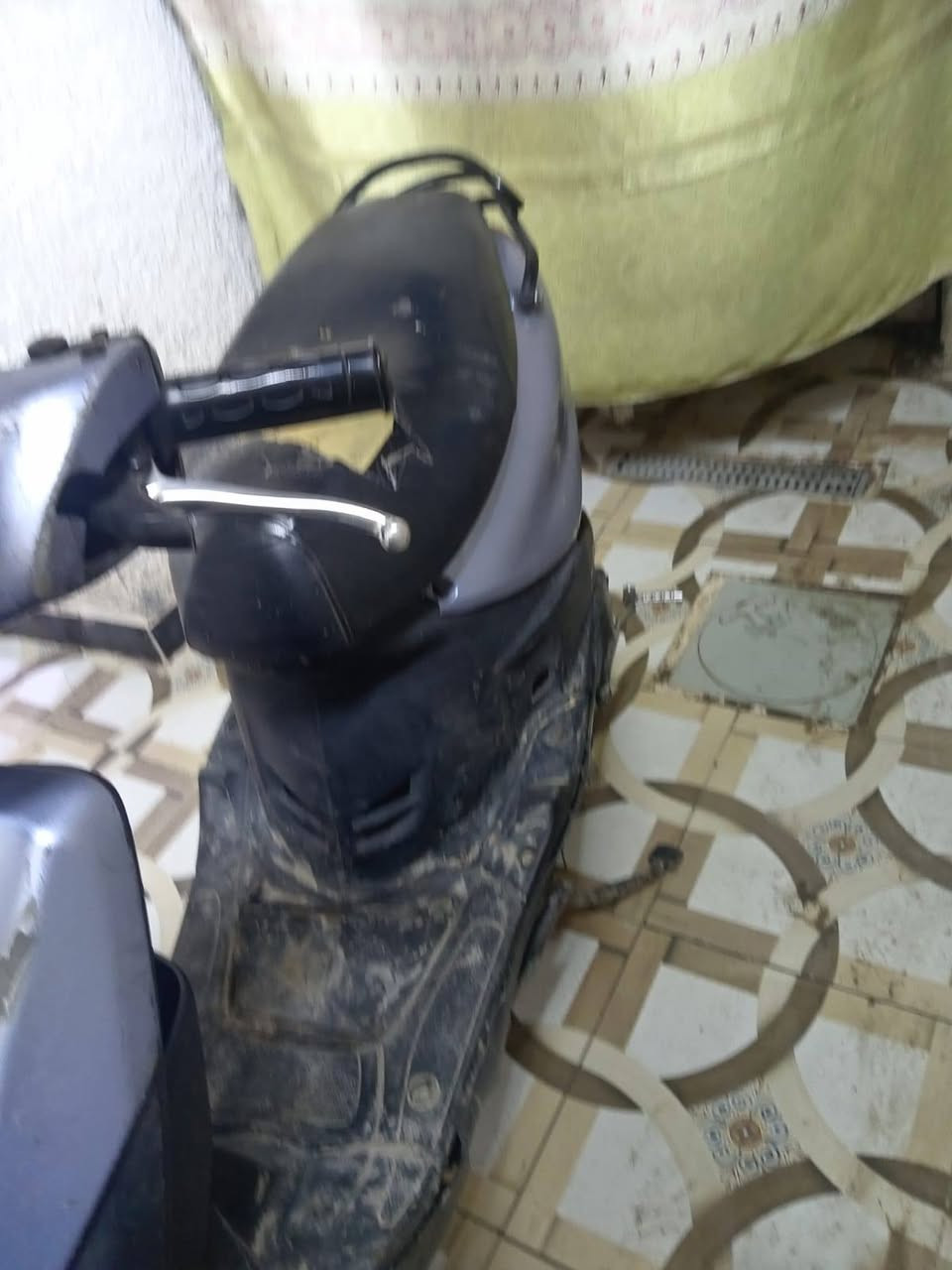 سلام عليكم ماكس قجمه بيهه صوت كلج بكن مادري والله دراجه حلوه شلعه ومعدل سعر 150قفل قفل قفل عنوان مدينه الصدر موبايل ***********
